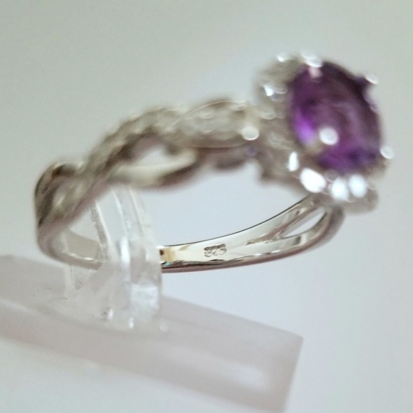 Sterling & Natural Amethyst Ring - Picture 6 of 8